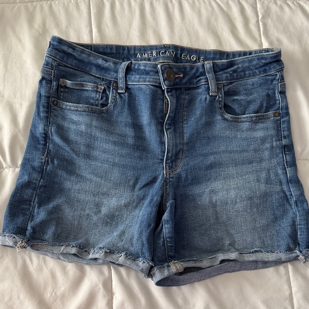 American Eagle Outfitters Medium Blue Denim Midi - Next level Stretch Shorts